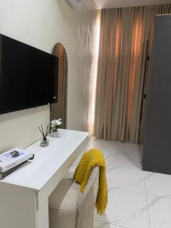 ELVANA SUITE - 2 Bedroom Serviced Duplex Apartment - 6