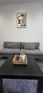 Burton House - 2BR - Sleeps 4 - Flat 1 - 4