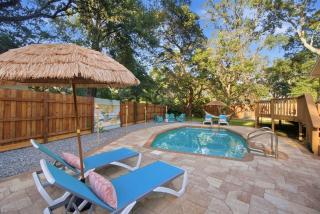 Fort Walton Fun Pool Hot Tub Games Firepit - 4