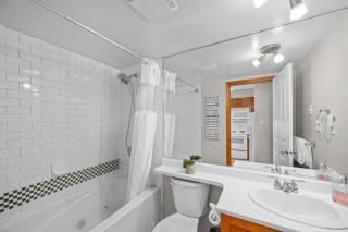 Alpenglow Lodge Cozy Studio with Den by MVA - 1