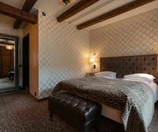 Sharkview Hotels - 1
