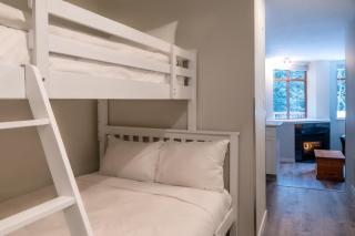 Alpenglow Lodge Family Studio with Murphy Bed by MVA - 9