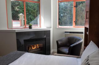 Alpenglow Lodge Family Studio with Murphy Bed by MVA - 6