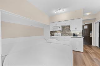 Alpenglow Lodge Studio Suite with park view by MVA - 7