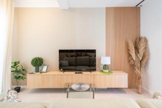 Gorgeous Apartment With Side Sea View - 5
