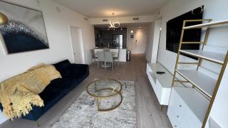 Free Parking Entire condo in Dawntown Doral - 8