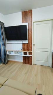 Soft bed,2TVs,many resto shops - 2
