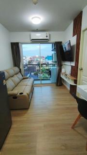 Soft bed,2TVs,many resto shops - 1