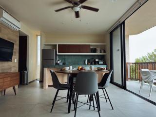 Oceanview Penthouse w Private Pool - 3