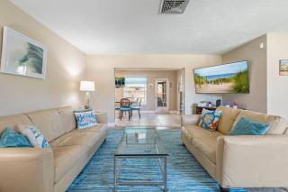 Cottage with lanai and garage only 4 miles to Siesta Key - 0
