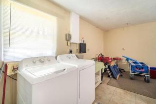 Cottage with lanai and garage only 4 miles to Siesta Key - 3
