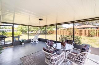Cottage with lanai and garage only 4 miles to Siesta Key - 9
