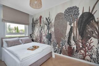 Cozy Apartment with Parking & Balcony by Noclegi Renters - 0