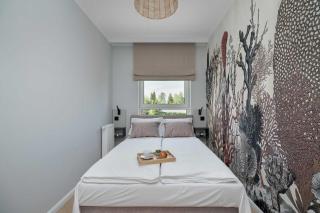 Cozy Apartment with Parking & Balcony by Noclegi Renters - 2