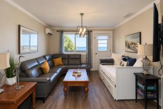 Shoreline Retreat -Beach Front -Wasaga Beach -Cottage -2 - 8
