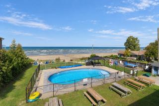 Shoreline Retreat -Beach Front -Wasaga Beach -Cottage -2 - 6