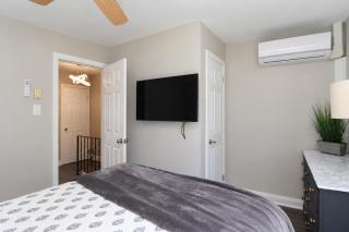 Shoreline Retreat -Beach Front -Wasaga Beach -Cottage -2 - 5