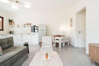 2BR Condo with Outdoor Lounge Pool Access Vredenberg Village - Willemstad - 1