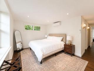 The Bryden Retreat - Modern, Bright and Spacious - 1