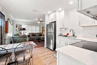 Pepper's Pad Bungalow - 2