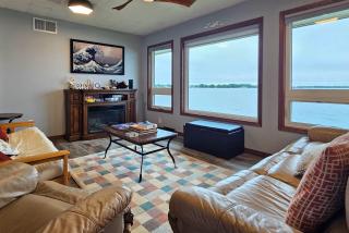 BBQ Ready: Lakefront Retreat in Watertown - 0