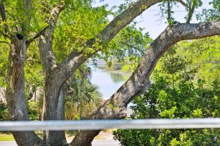 808 E Ashley - The Board and Batten - 3 Bedrooms near Ocean - 8