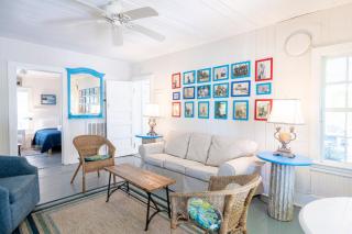 808 E Ashley - The Board and Batten - 3 Bedrooms near Ocean - 7