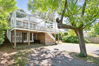 808 E Ashley - The Board and Batten - 3 Bedrooms near Ocean - 3