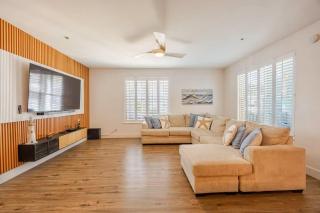 Lighthouse Beach Retreat - 4