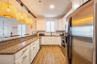 Lighthouse Beach Retreat - 3