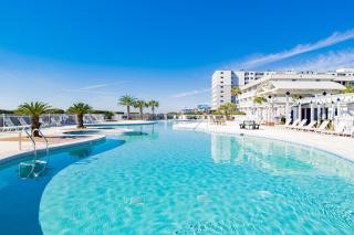 Beachfront Stylish Condo - Stunning Views! - 9