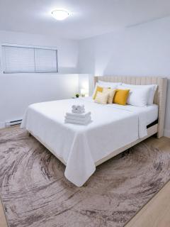 Stylish 3-Bedroom Full House Near Magnetic Hill - 2