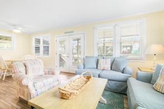 704 W Ashley - Blue Sky - Heated Swimming Pool - Across the Street from Ocean - 2