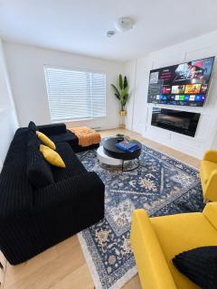 Stylish 3-Bedroom Full House Near Magnetic Hill - 9