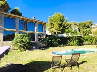 Private pool and garden - 9