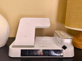 28F Avida Riala Tower 1 Smart Studio with Netflix, Prime, 100Mbps WiFi and Pool access in IT Park - 1