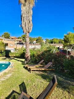 Private pool and garden - 8