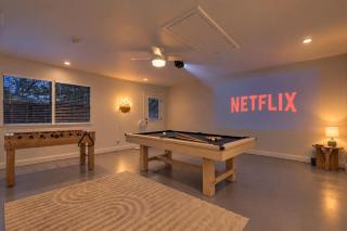 Southbound Social - Pool Patio Games & Movies - 4