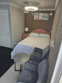 Ensuite for relaxation and tension relief - 4