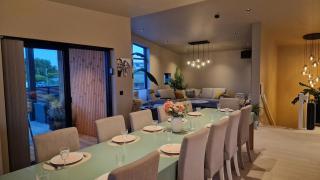 New, modern house with 6 bedrooms - 2