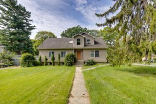 1 Mi to the Water! Mastic Beach Apt - 8