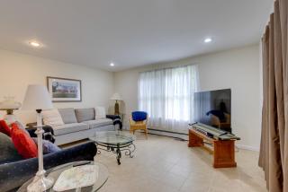 1 Mi to the Water! Mastic Beach Apt - 7