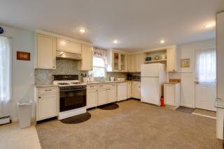 1 Mi to the Water! Mastic Beach Apt - 4