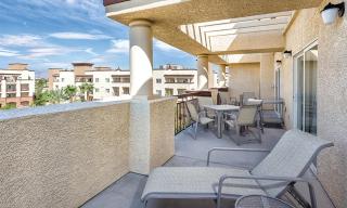 Boulevard 1BR Apartment with Resort Access - 9
