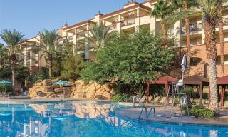 Boulevard 1BR Apartment with Resort Access - 5