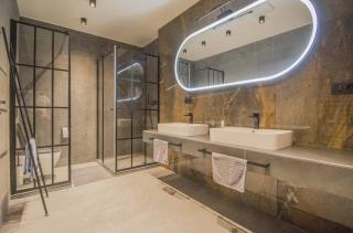 160 m Luxury Retreat Jacuzzi, Sauna & Free Parking - 5