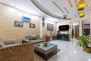 Expressway Studio Near Yashobhoomi - 2