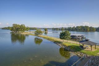 Resort Perks! Lakefront Unit | Extended Stays - 9