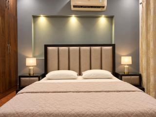 Pine Stay Premium 3 Bedroom Furnished Family Home - 8