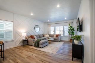 American Fork Home | Canyon + Family + Office - 5